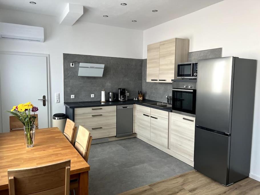 Moderne, Stilvolle Ferienwohnung In Eich Eich  Exteriör bild